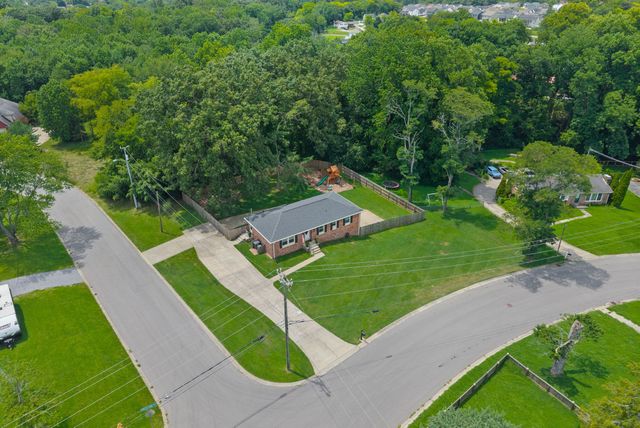 308 Ridgeland Dr, Clarksville, TN 37043