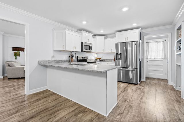 308 Ridgeland Dr, Clarksville, TN 37043