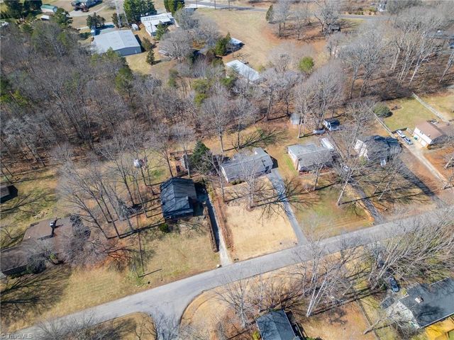 772 Conestoga Trail, Winston-salem, NC 27101