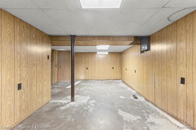 9616 Colwell Avenue, Allen Park, MI 48101