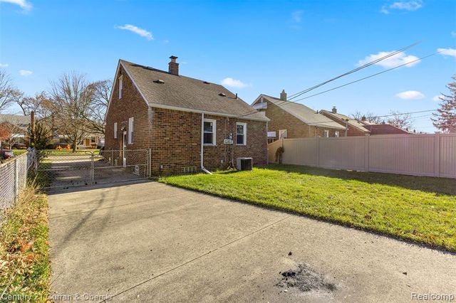 9616 Colwell Avenue, Allen Park, MI 48101