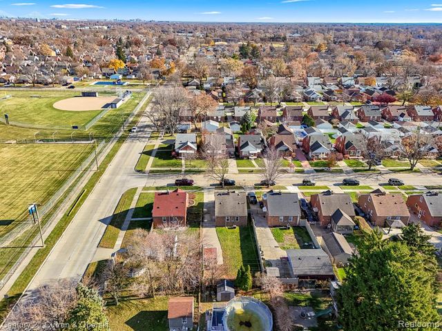 9616 Colwell Avenue, Allen Park, MI 48101