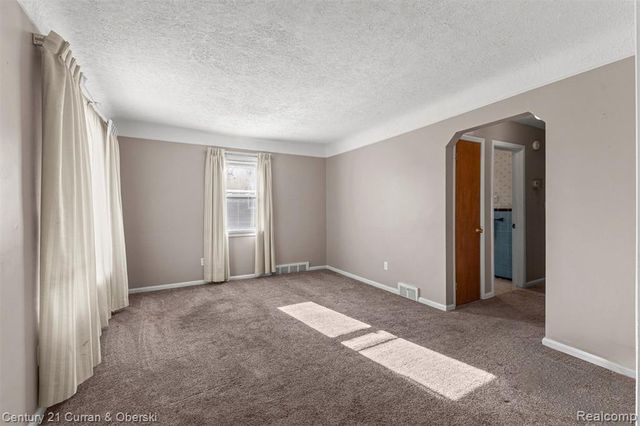 9616 Colwell Avenue, Allen Park, MI 48101