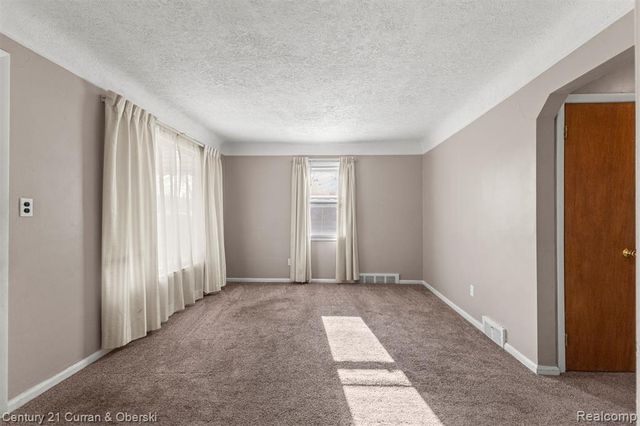 9616 Colwell Avenue, Allen Park, MI 48101