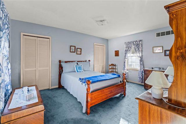 208 Center Ave, Mcdonald, PA 15057