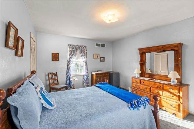 208 Center Ave, Mcdonald, PA 15057