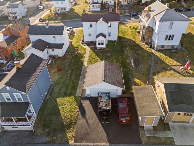 208 Center Ave, Mcdonald, PA 15057