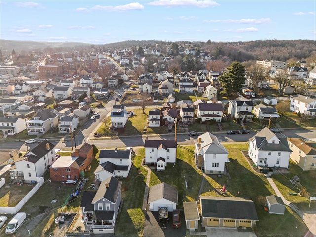 208 Center Ave, Mcdonald, PA 15057