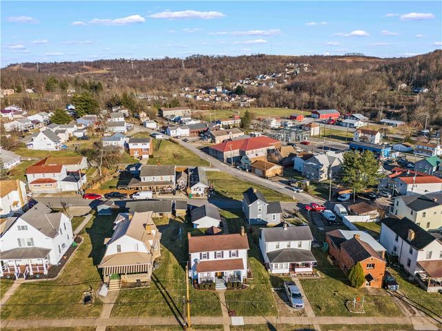 208 Center Ave, Mcdonald, PA 15057