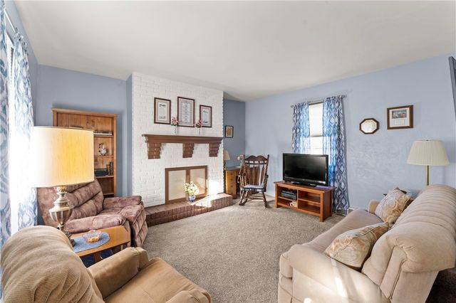 208 Center Ave, Mcdonald, PA 15057