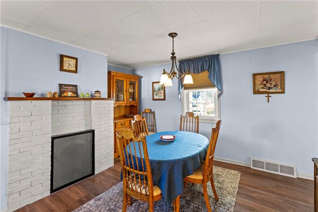 208 Center Ave, Mcdonald, PA 15057