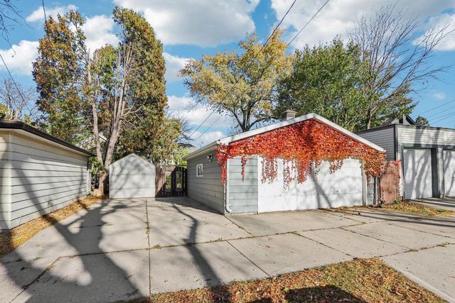 2727 S Superior STREET, Milwaukee, WI 53207