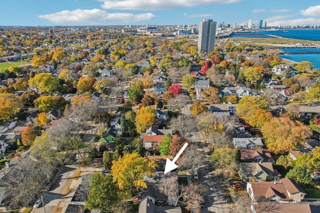 2727 S Superior STREET, Milwaukee, WI 53207