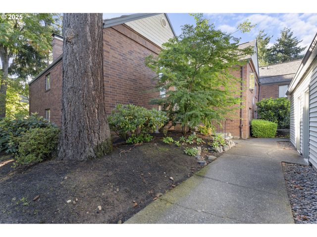 14915 Ne SACRAMENTO St 14, Portland, OR 97230