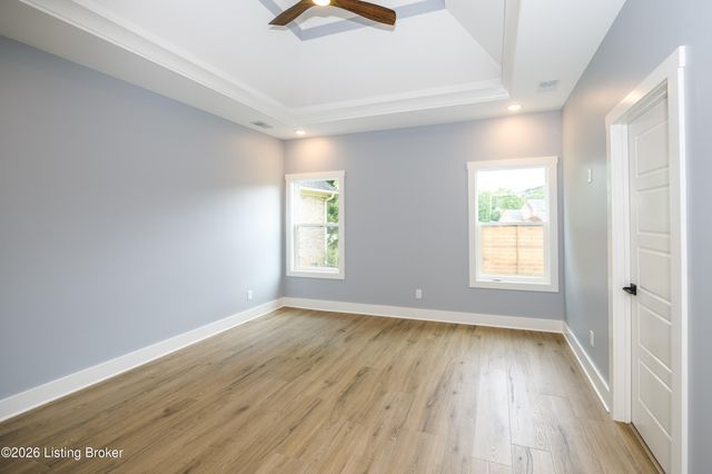 1100 Silvercrest Ln, Louisville, KY 40223