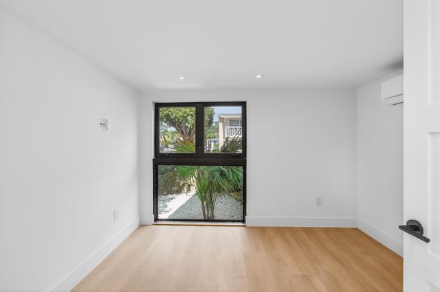 521 3rd Avenue N, Lake Worth Beach, FL 33460