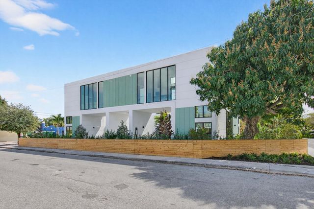 521 3rd Avenue N, Lake Worth Beach, FL 33460