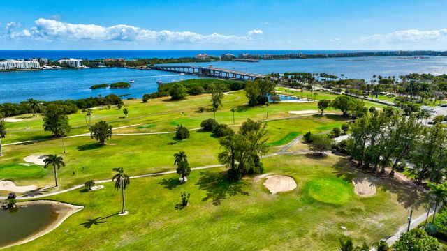 521 3rd Avenue N, Lake Worth Beach, FL 33460