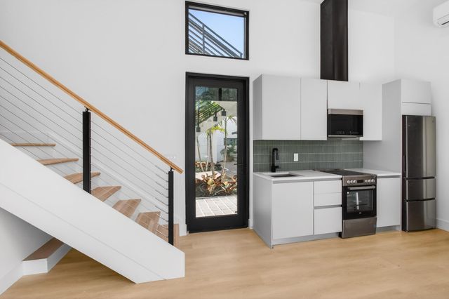 521 3rd Avenue N, Lake Worth Beach, FL 33460