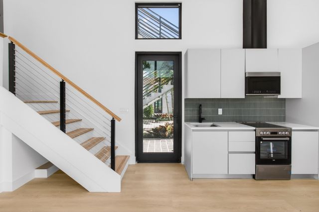 521 3rd Avenue N, Lake Worth Beach, FL 33460