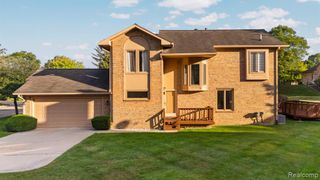 35375 Blue Spruce Drive, Farmington Hills, MI 48335