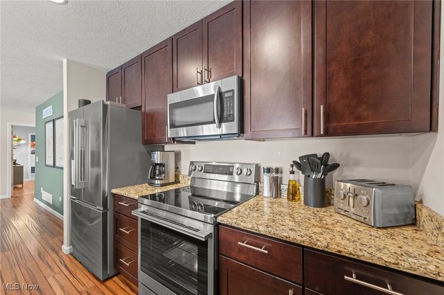 422 Crestview Avenue, Akron, OH 44320