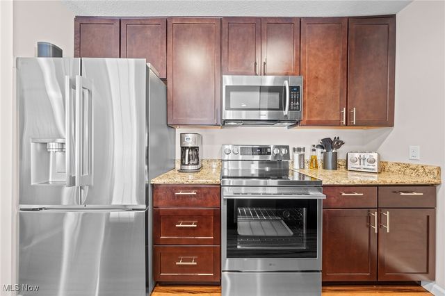 422 Crestview Avenue, Akron, OH 44320