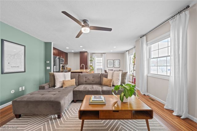 422 Crestview Avenue, Akron, OH 44320