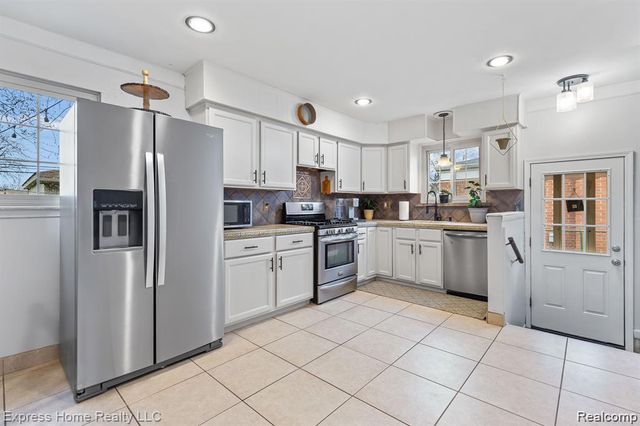 26552 Wagner Avenue, Warren, MI 48089