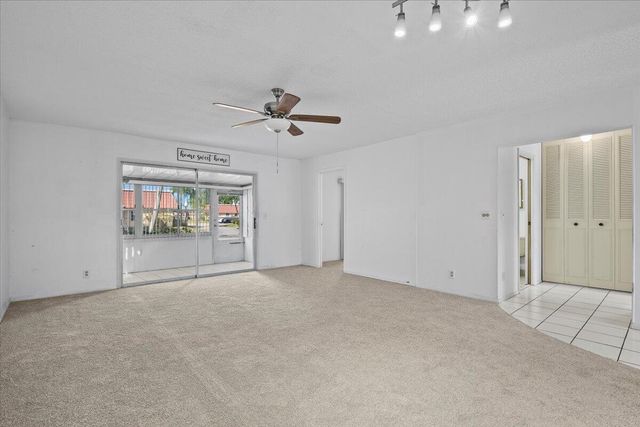 102 Amherst Lane, Lake Worth, FL 33467