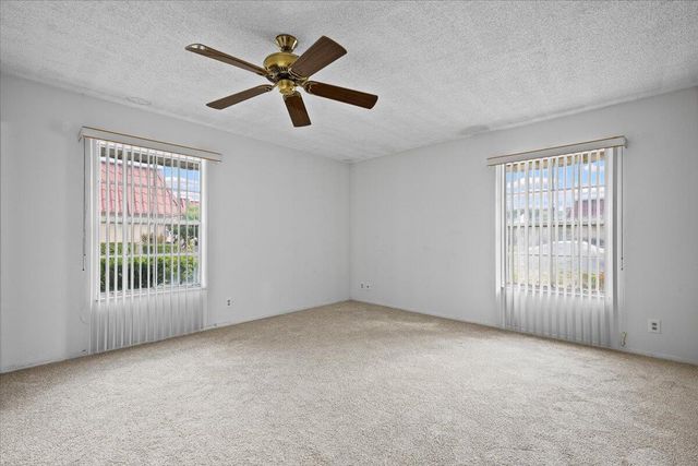 102 Amherst Lane, Lake Worth, FL 33467