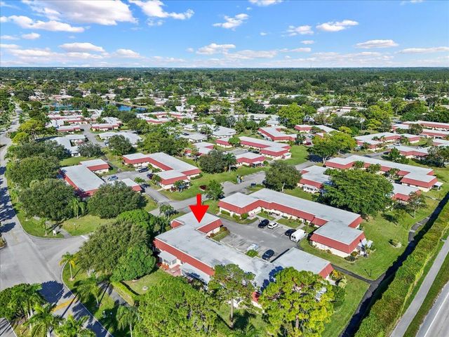 102 Amherst Lane, Lake Worth, FL 33467