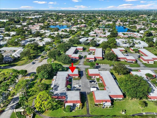 102 Amherst Lane, Lake Worth, FL 33467