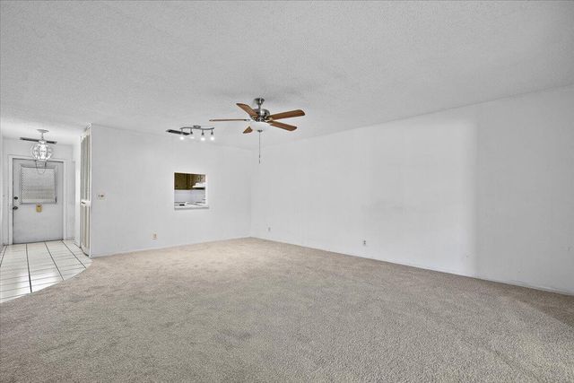 102 Amherst Lane, Lake Worth, FL 33467