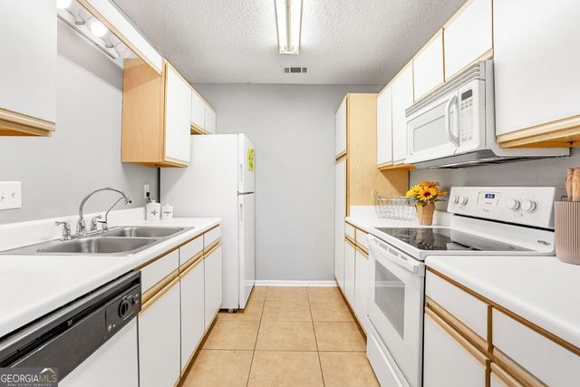 2092 S Sherwood Drive Q88, Valdosta, GA 31602