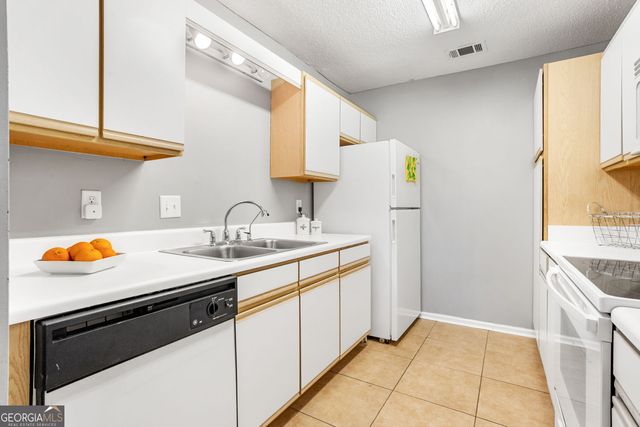 2092 S Sherwood Drive Q88, Valdosta, GA 31602