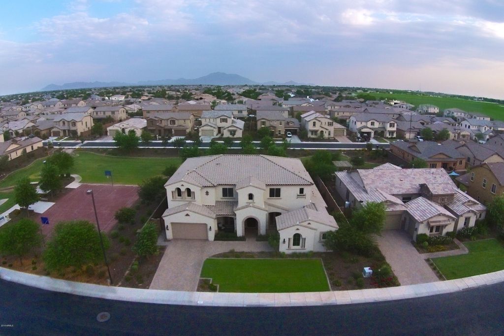 2907 E DERRINGER Way, Gilbert, AZ 85297 — photo 2