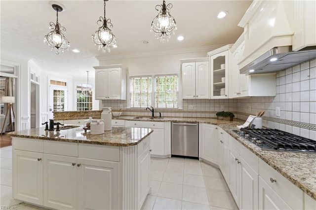 1500 Mirassou LN, Virginia Beach, VA 23454