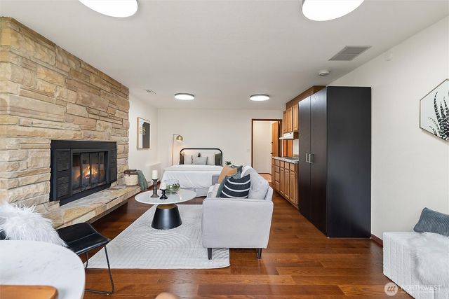 818 W Argand Street, Seattle, WA 98119
