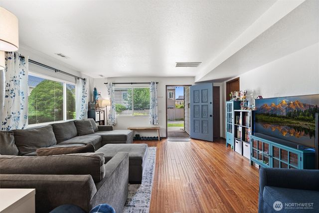 818 W Argand Street, Seattle, WA 98119