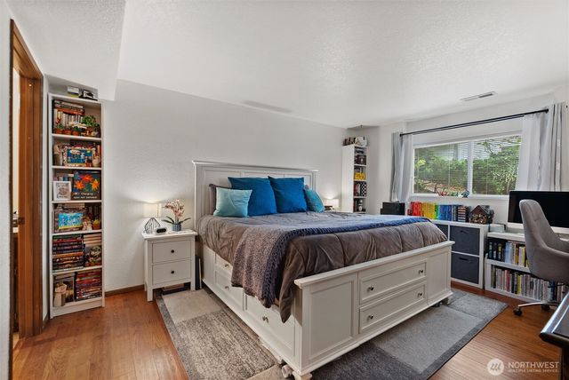 818 W Argand Street, Seattle, WA 98119