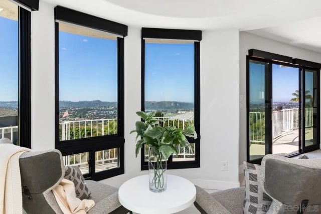 7215 El Fuerte St, Carlsbad, CA 92009