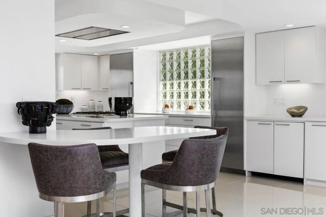 7215 El Fuerte St, Carlsbad, CA 92009