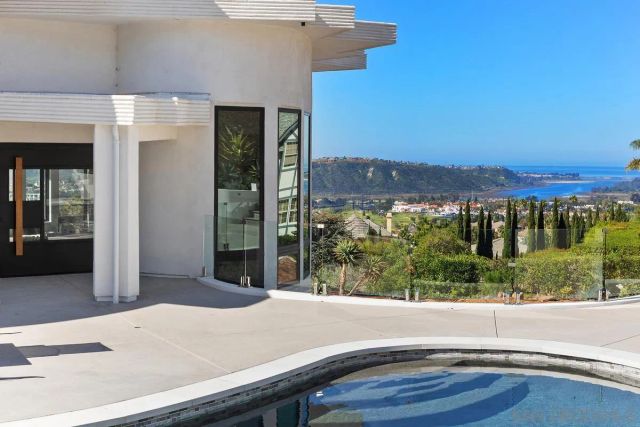 7215 El Fuerte St, Carlsbad, CA 92009