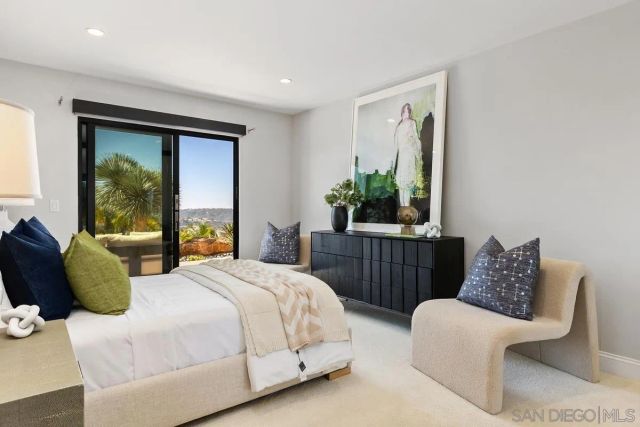 7215 El Fuerte St, Carlsbad, CA 92009