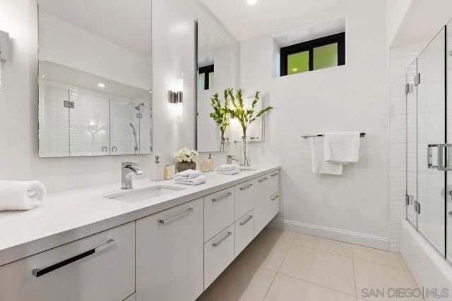 7215 El Fuerte St, Carlsbad, CA 92009