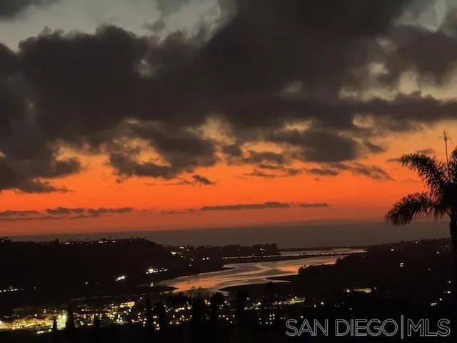 7215 El Fuerte St, Carlsbad, CA 92009