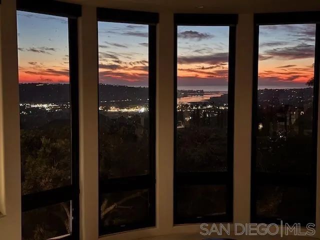 7215 El Fuerte St, Carlsbad, CA 92009