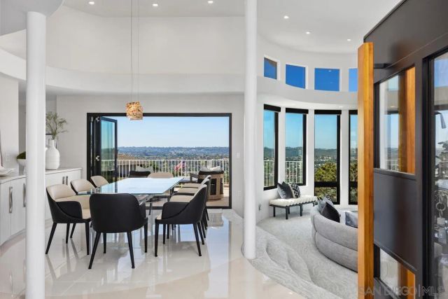 7215 El Fuerte St, Carlsbad, CA 92009