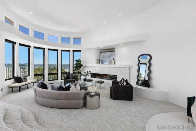 7215 El Fuerte St, Carlsbad, CA 92009